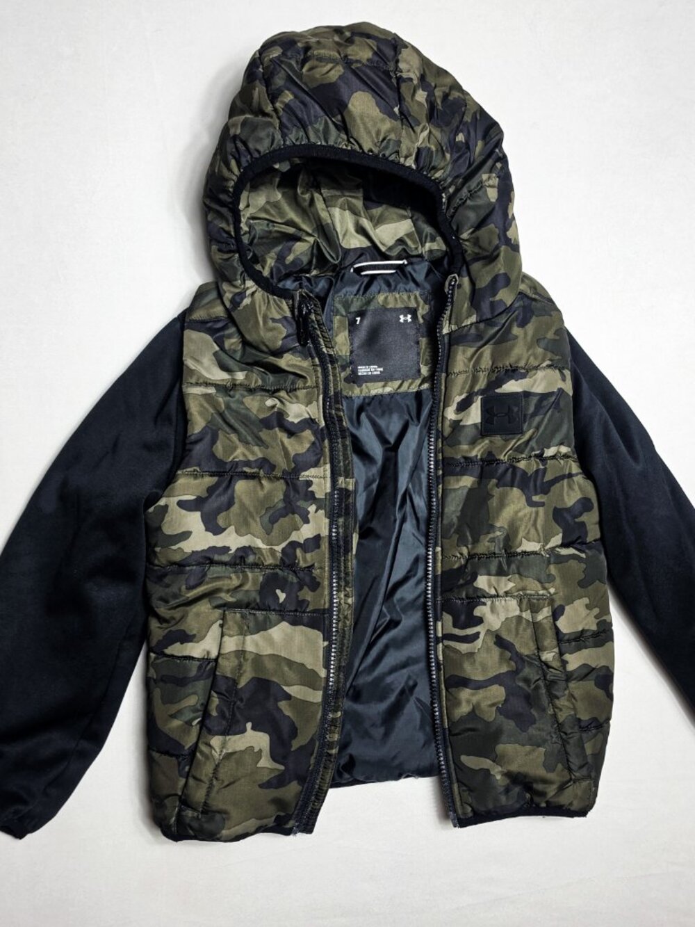Youth 7 Under Armour Boys Camo Puffer Vest Jacket Hooded Hybrid Long Sleeve